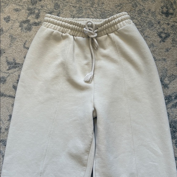 Zara Cozy Cream Sweatpants - Picture 4 of 13